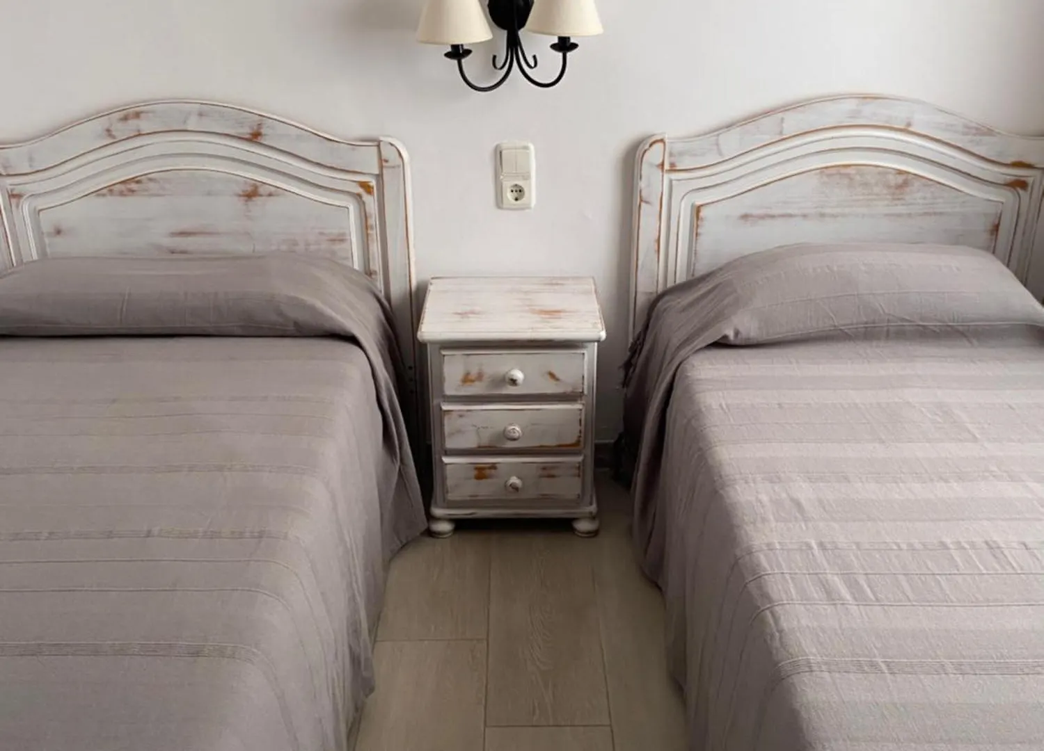 Apartamentos Llorca Platja de l’Almadrava 2*,