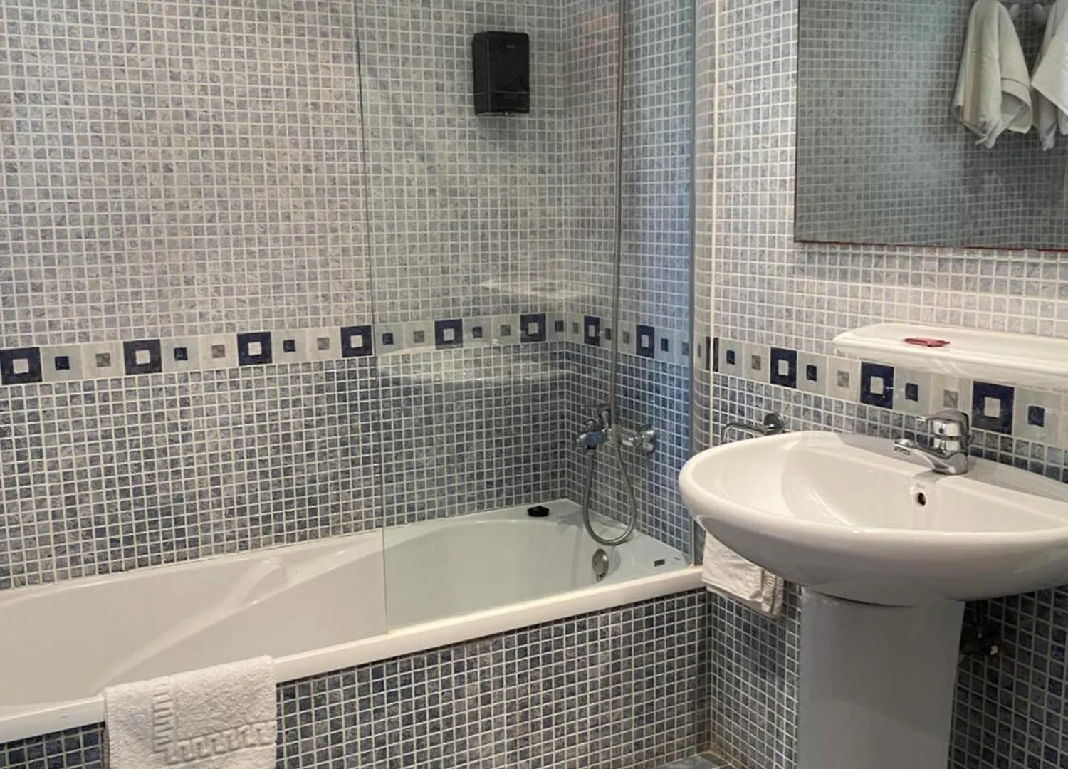 Apartamentos Llorca Platja de l’Almadrava 2*,